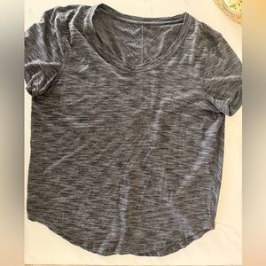 Lululemon women’s top short sleeve M-L